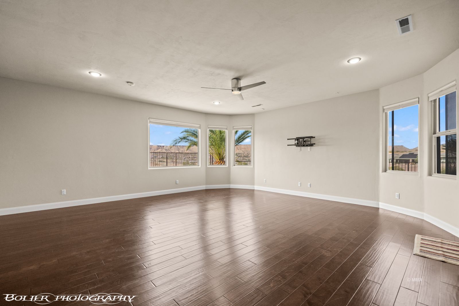 1111  Falcon Nest Ct