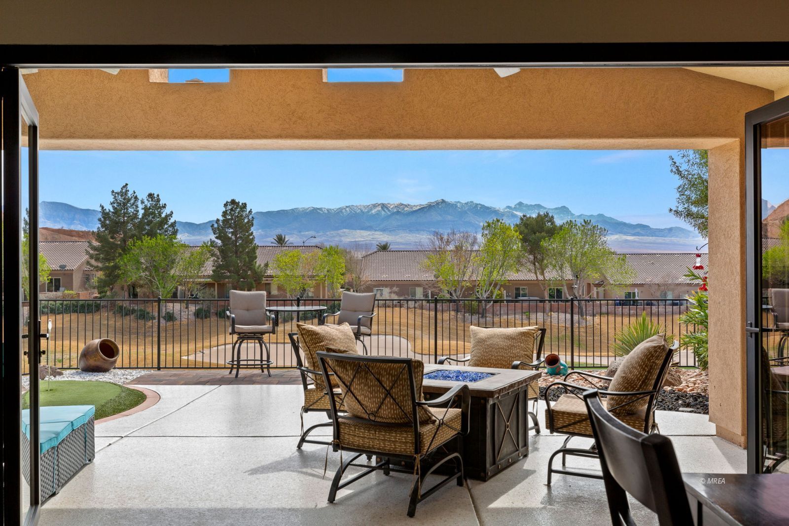 858  Falcon Glenn Dr