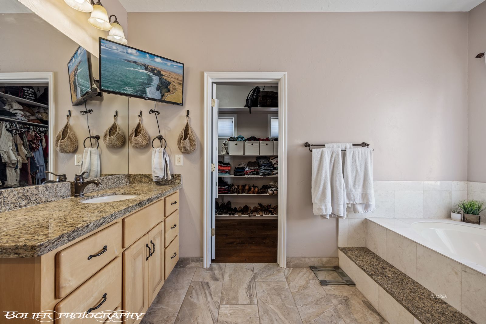 442  Valley View Cir