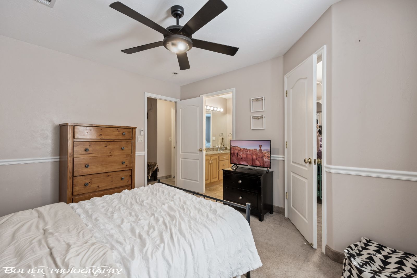 442  Valley View Cir