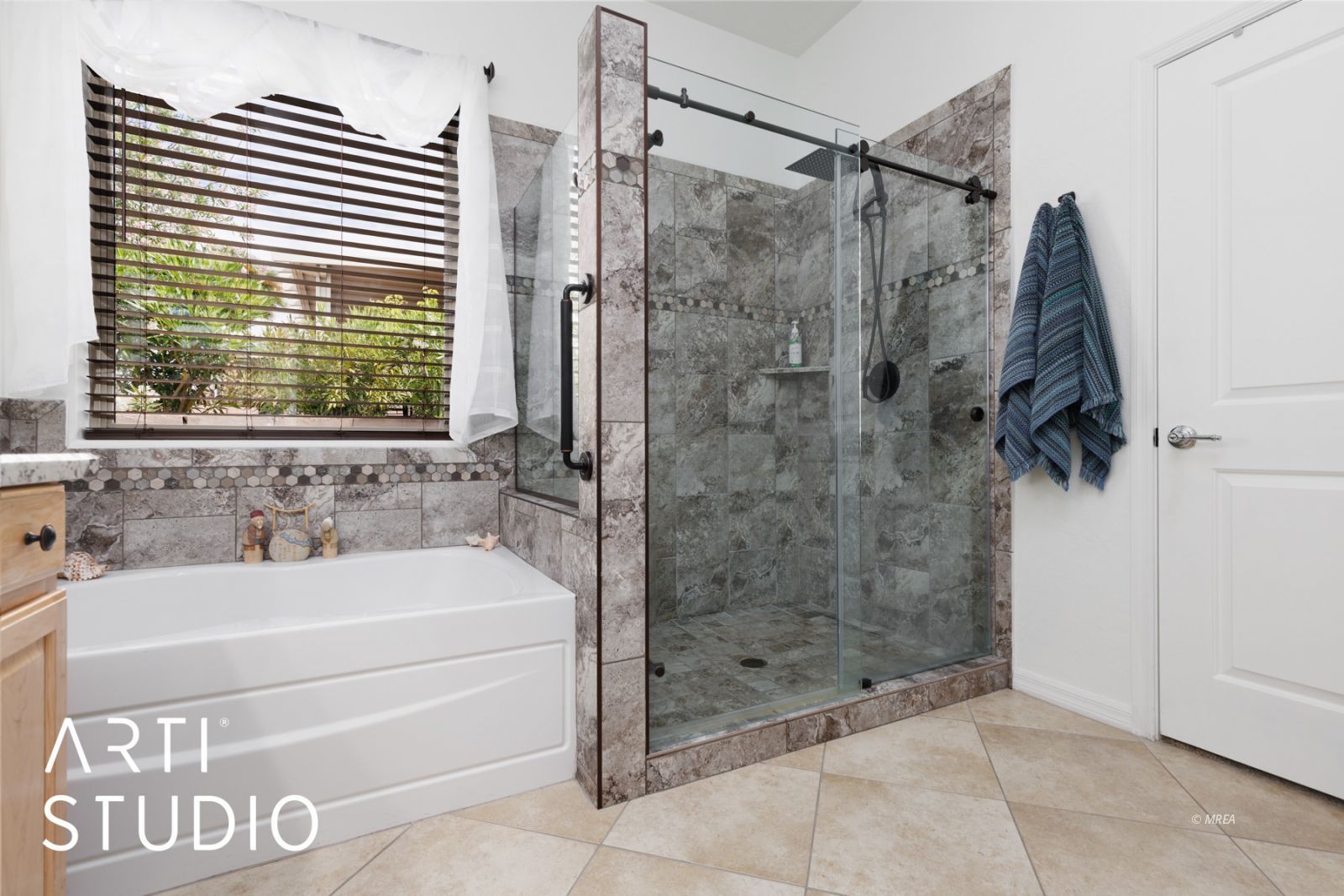 1013  Starlight Terrace Way