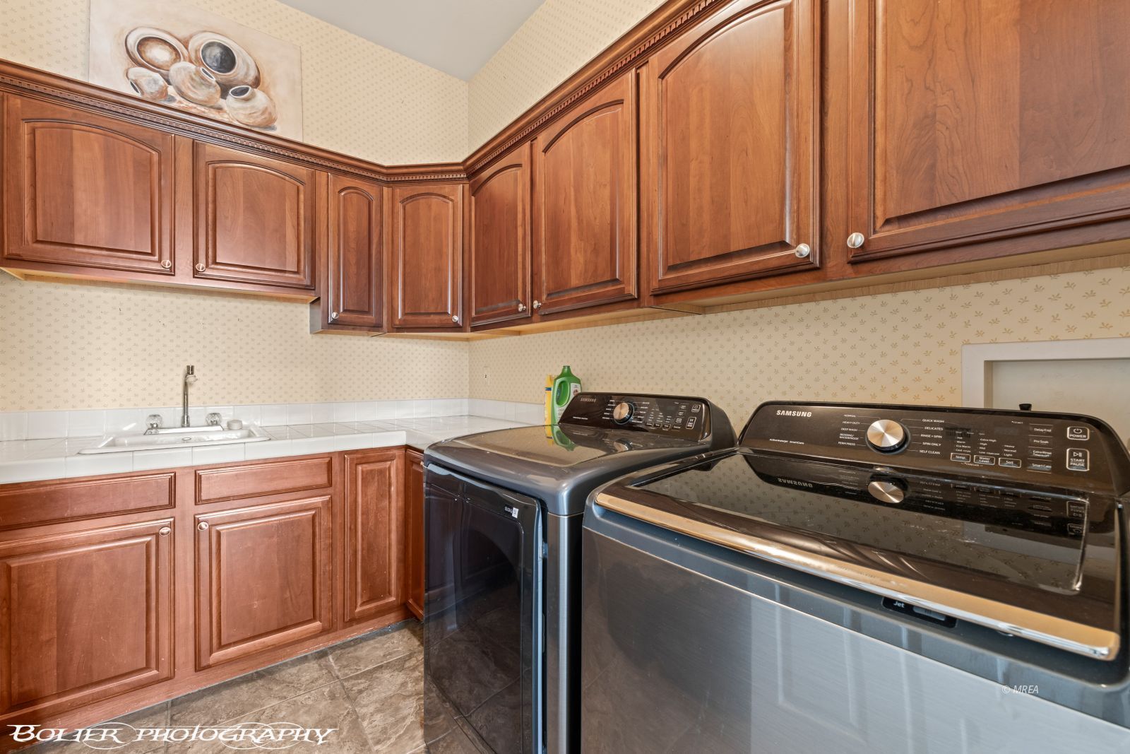 524  Mountainside Ct