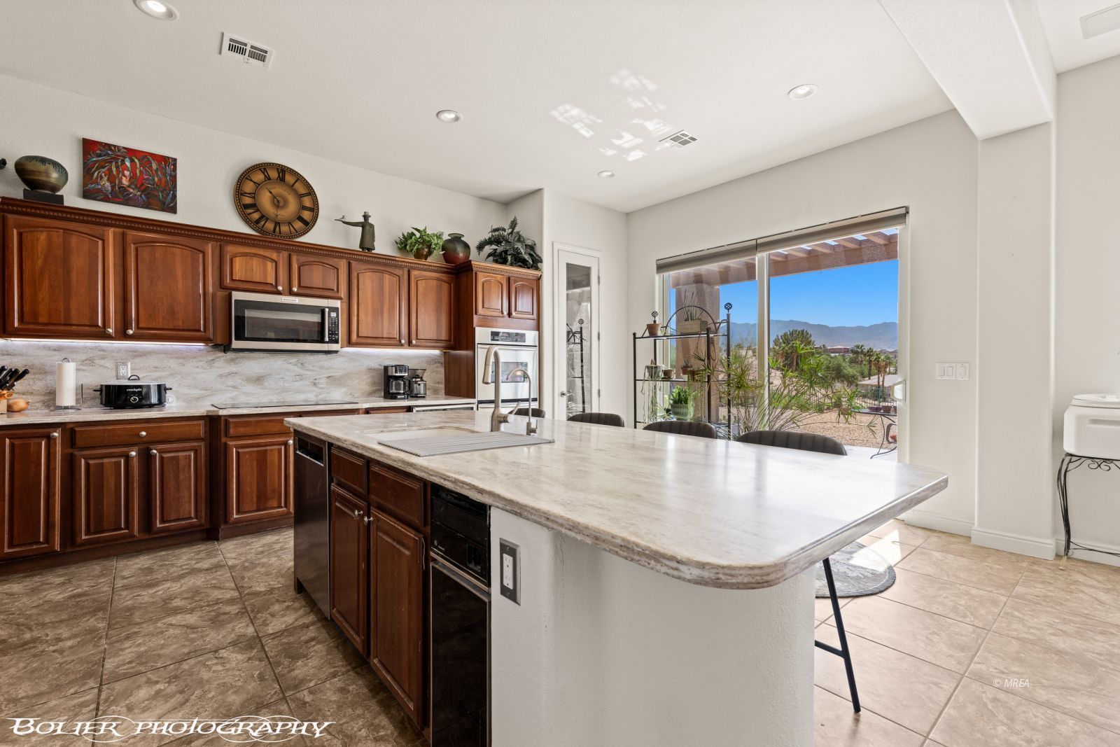 524  Mountainside Ct