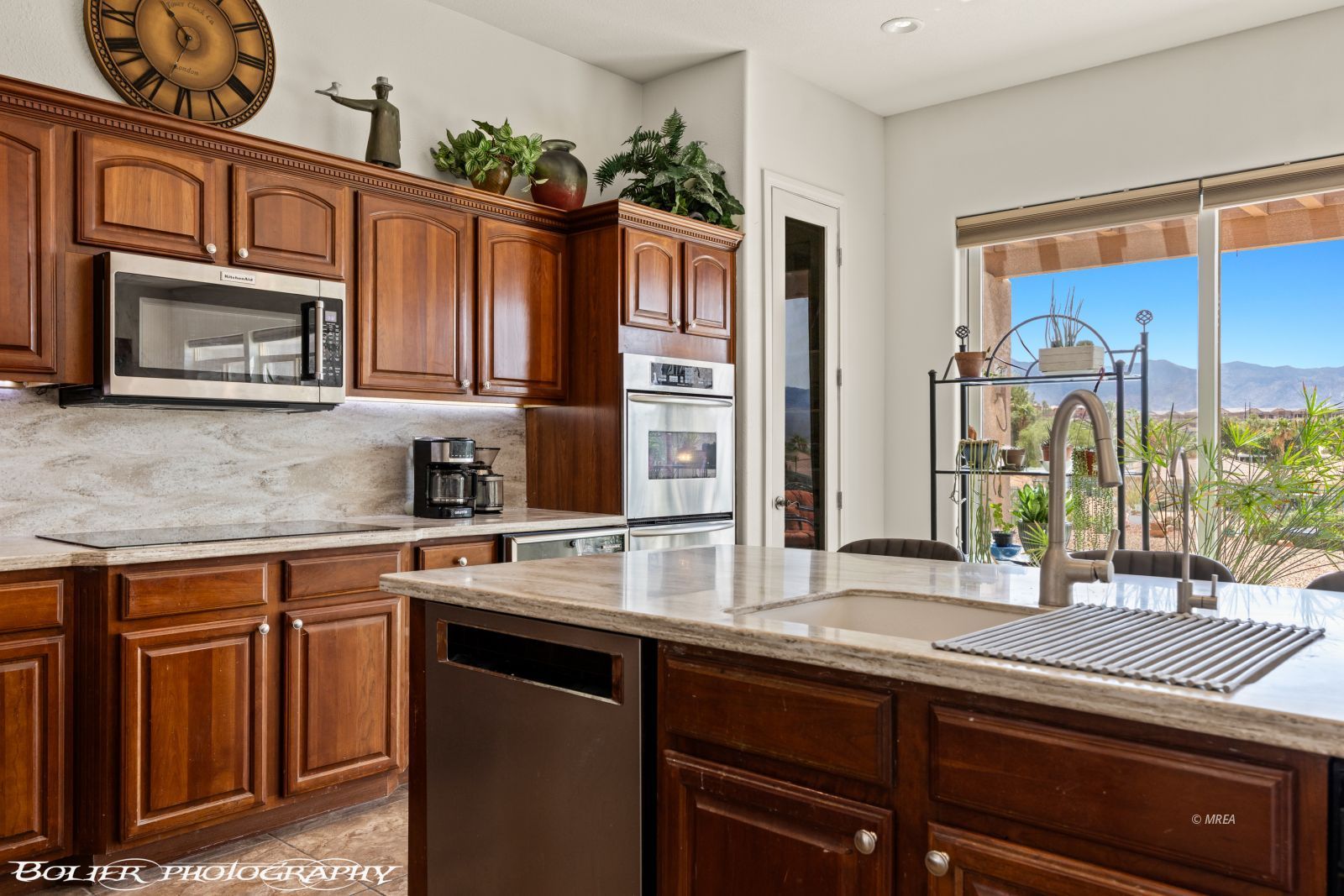 524  Mountainside Ct