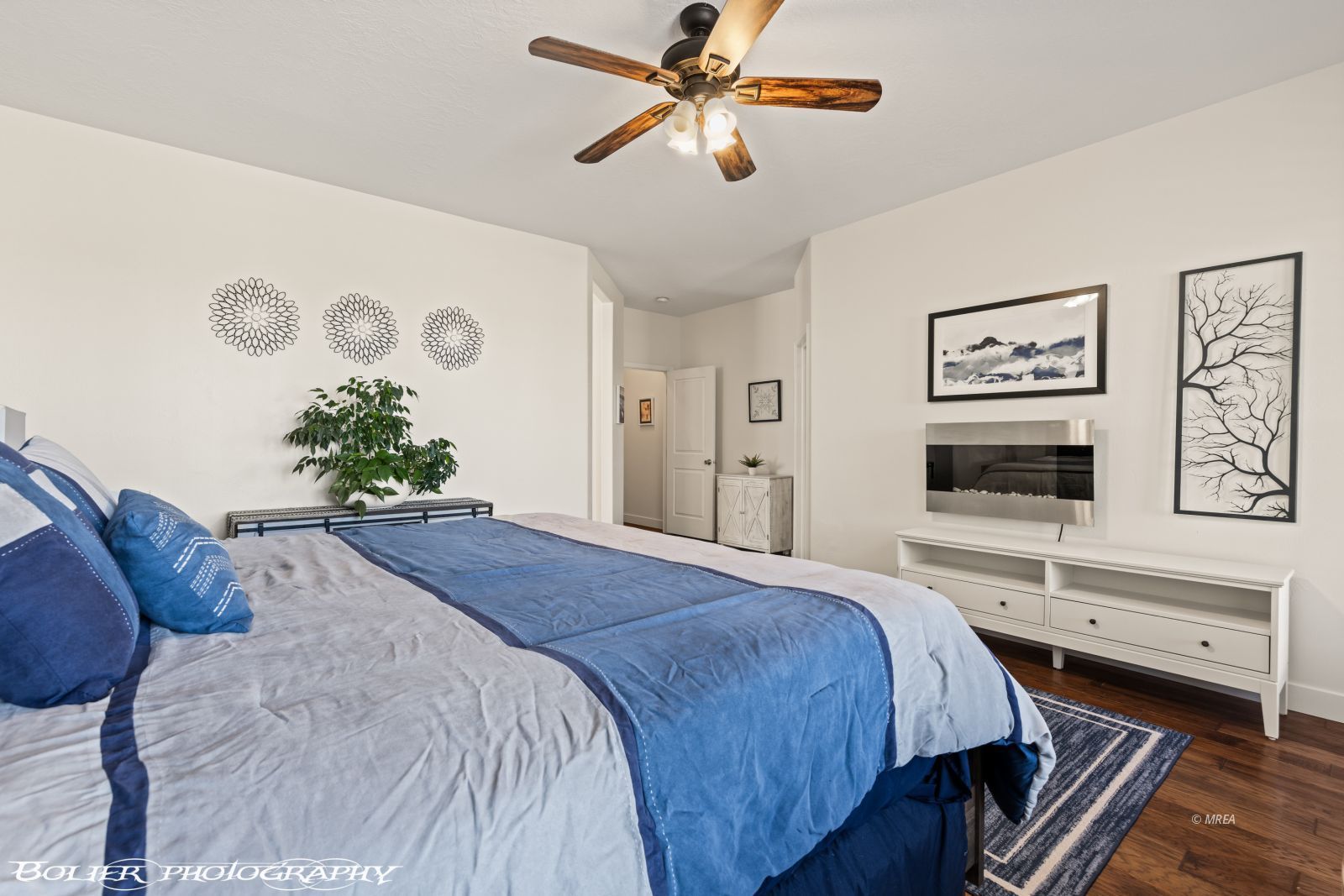 1309  Vista Del Monte Dr