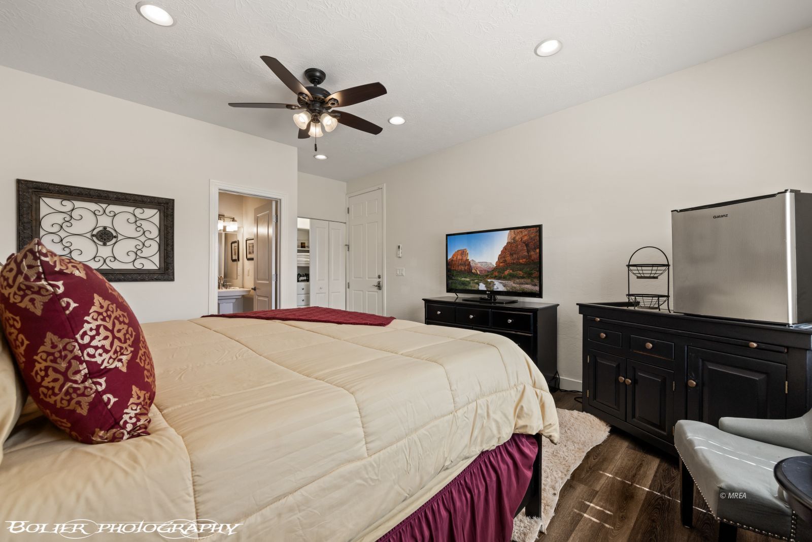 1309  Vista Del Monte Dr