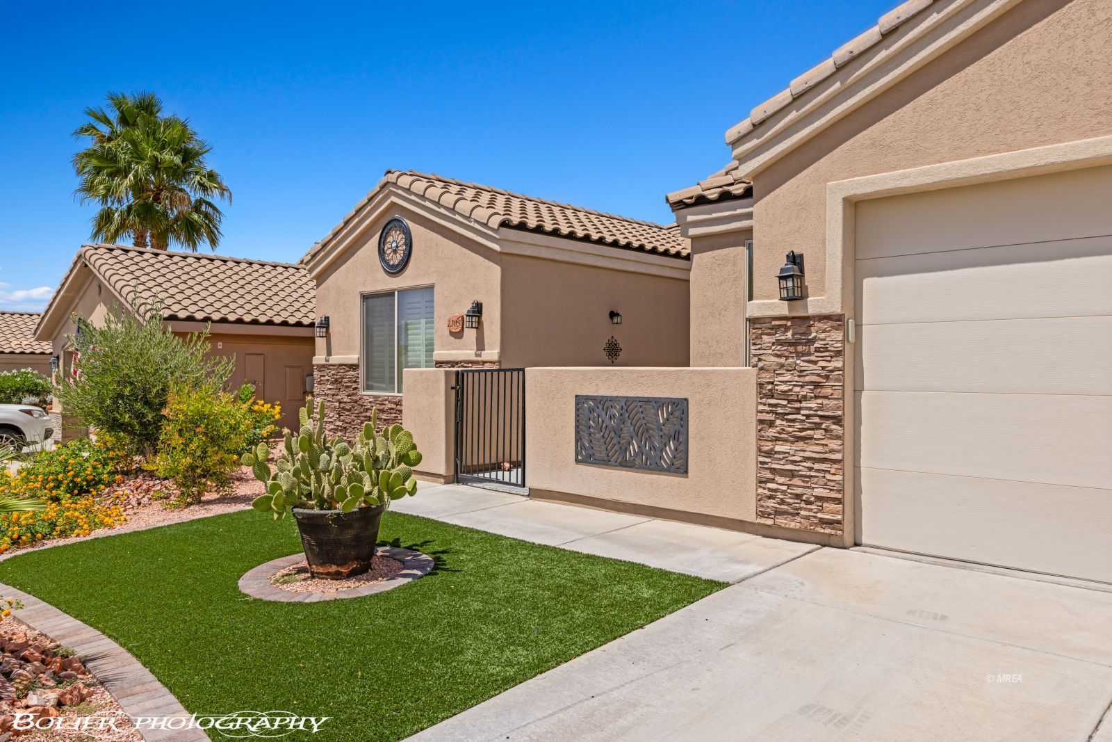 1309  Vista Del Monte Dr