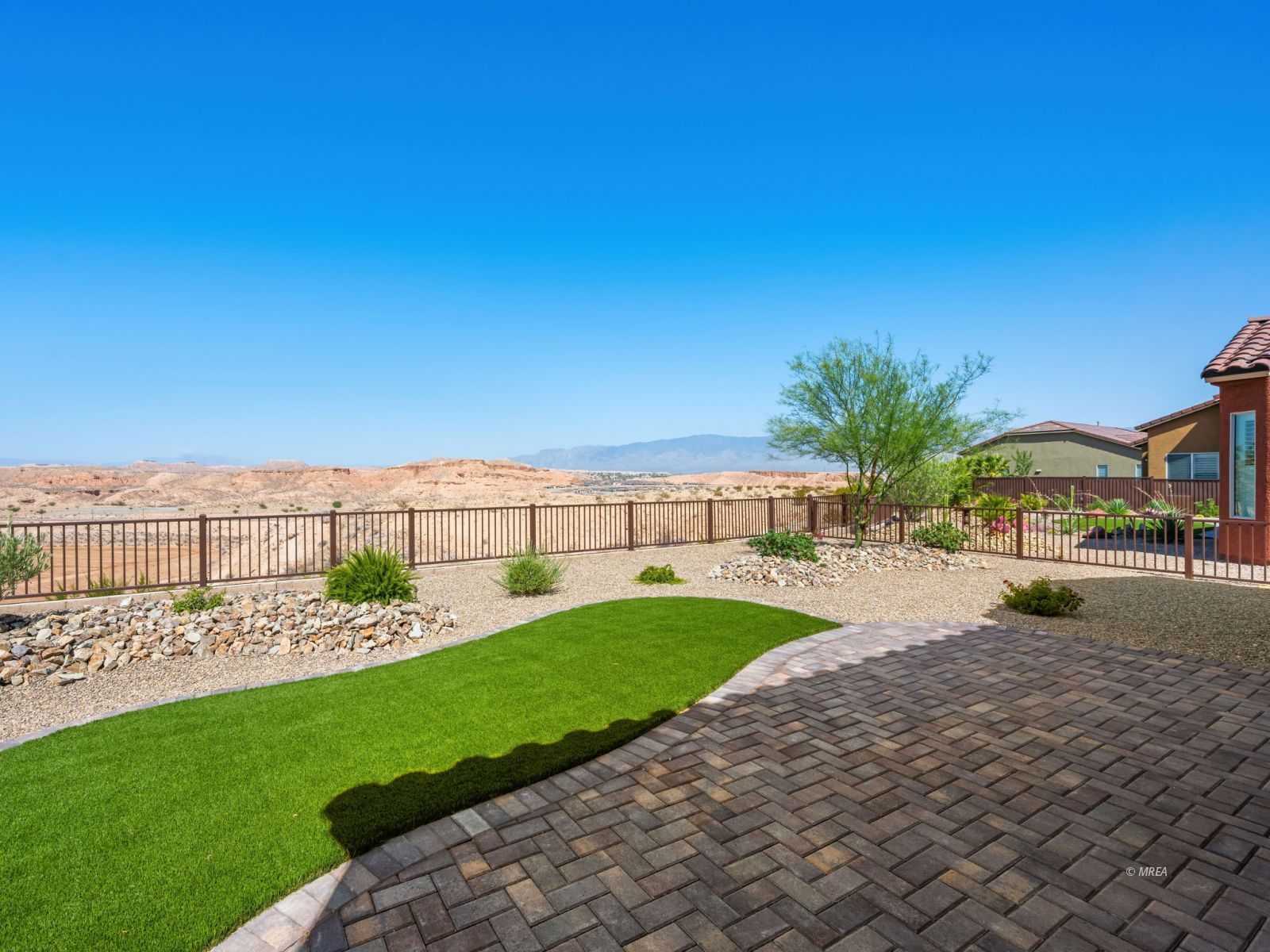 1190  Dreamcatcher Bluff 