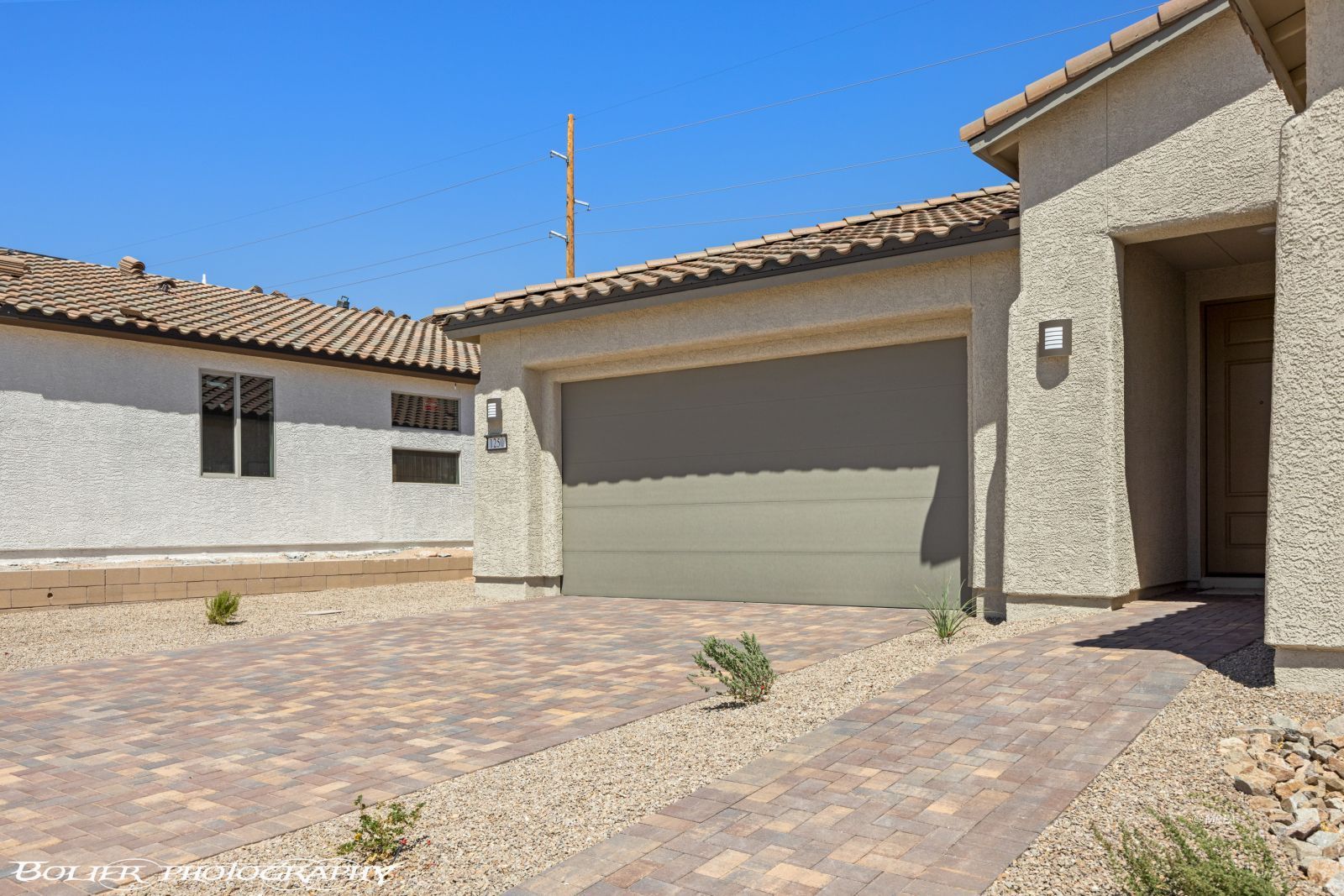 1250  Vertical Bluff 