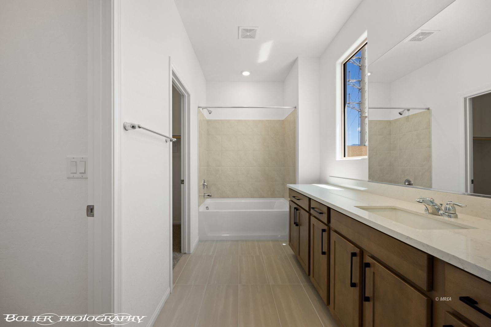 1250  Vertical Bluff 