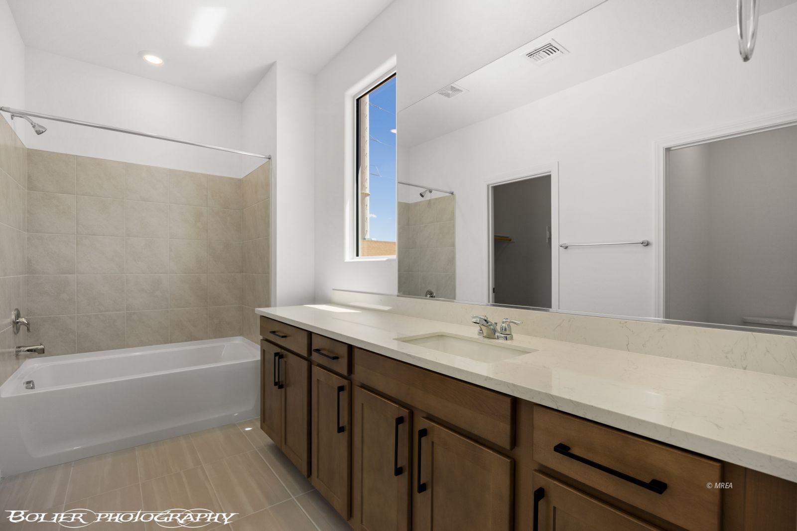 1250  Vertical Bluff 