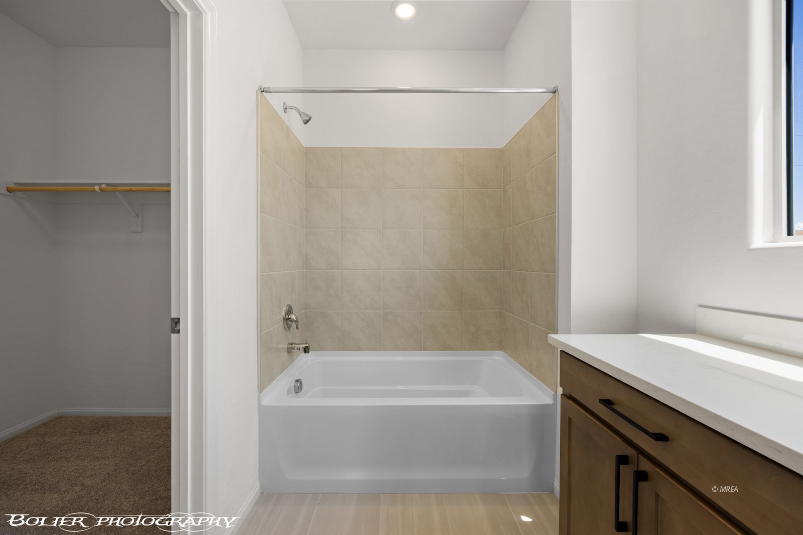 1250  Vertical Bluff 