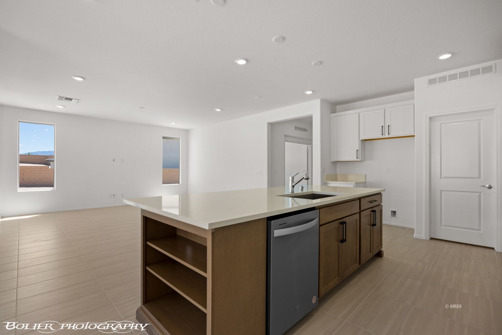 1250  Vertical Bluff 