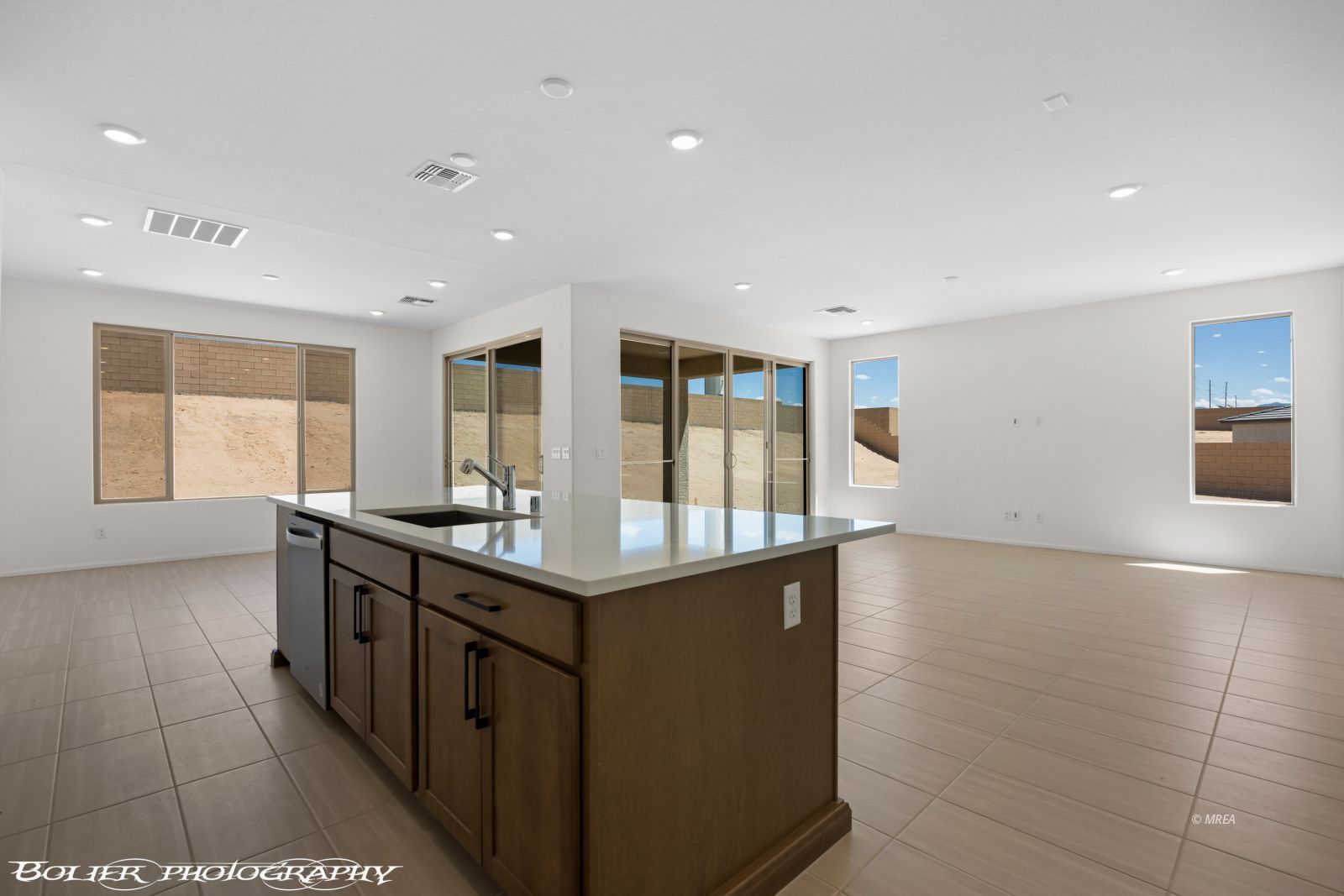 1250  Vertical Bluff 