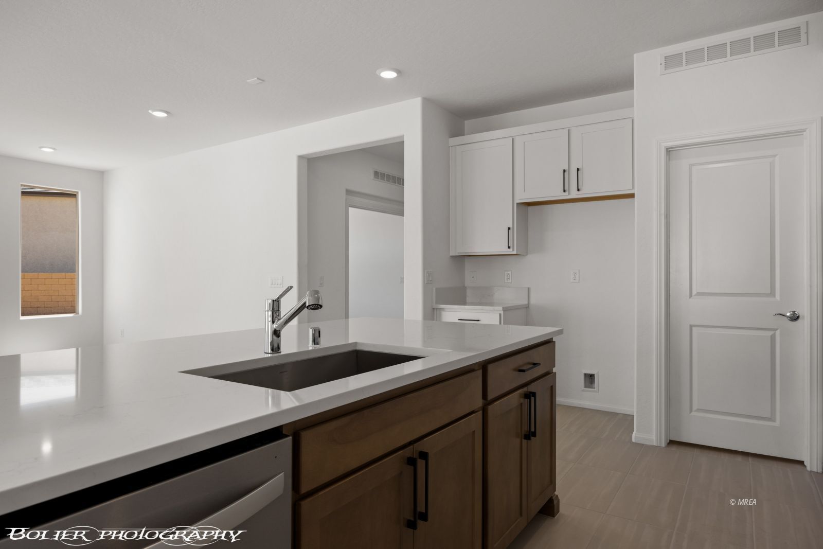 1250  Vertical Bluff 