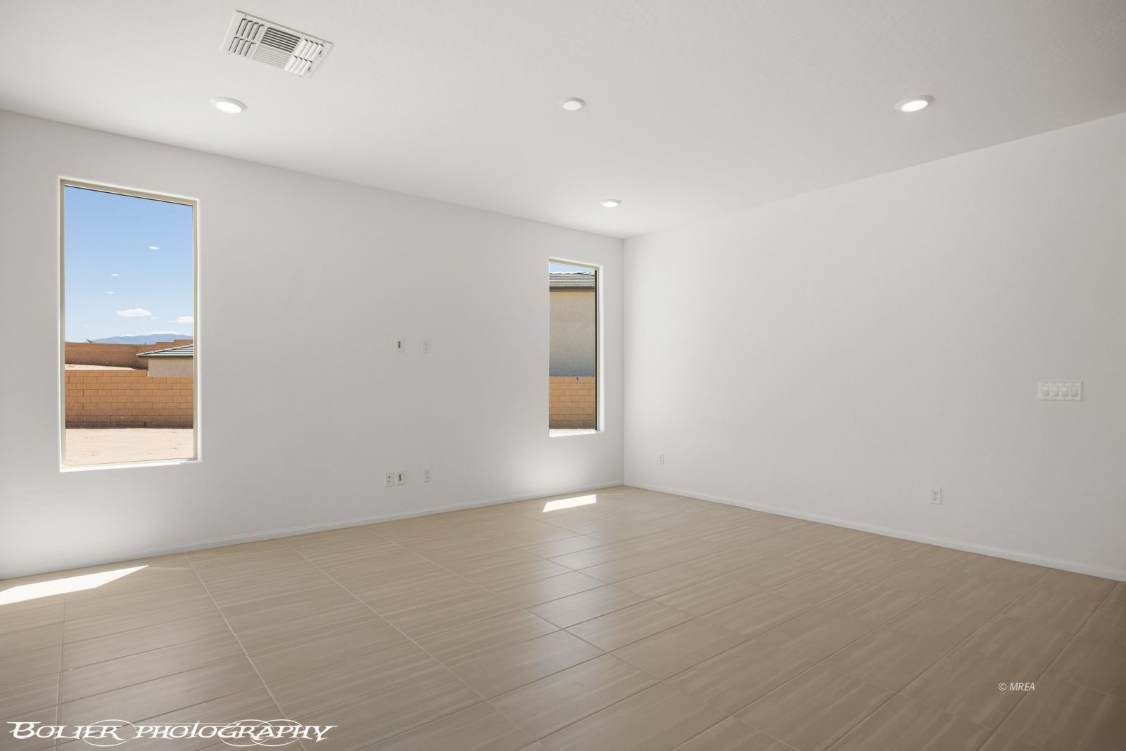 1250  Vertical Bluff 