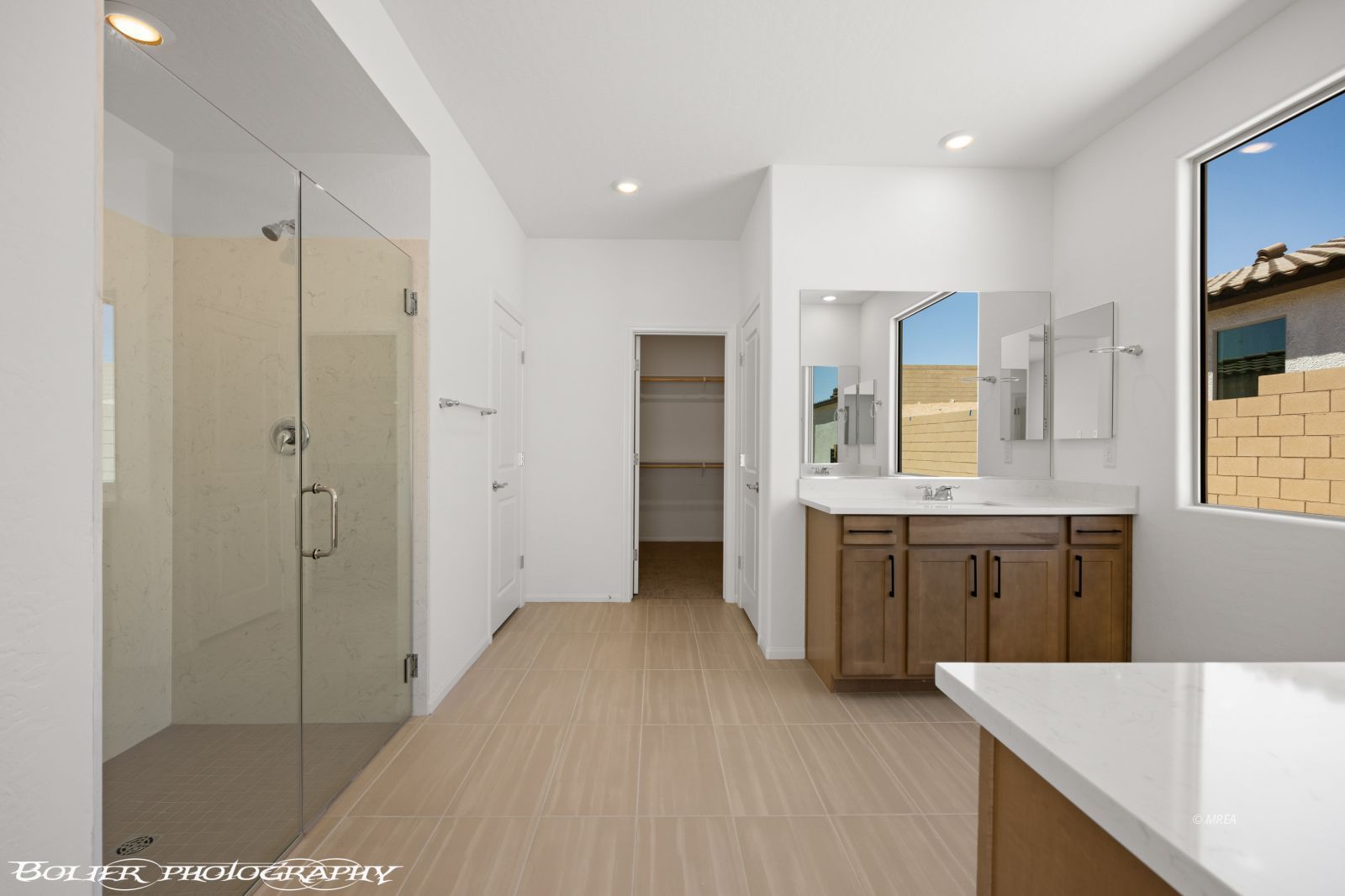 1250  Vertical Bluff 