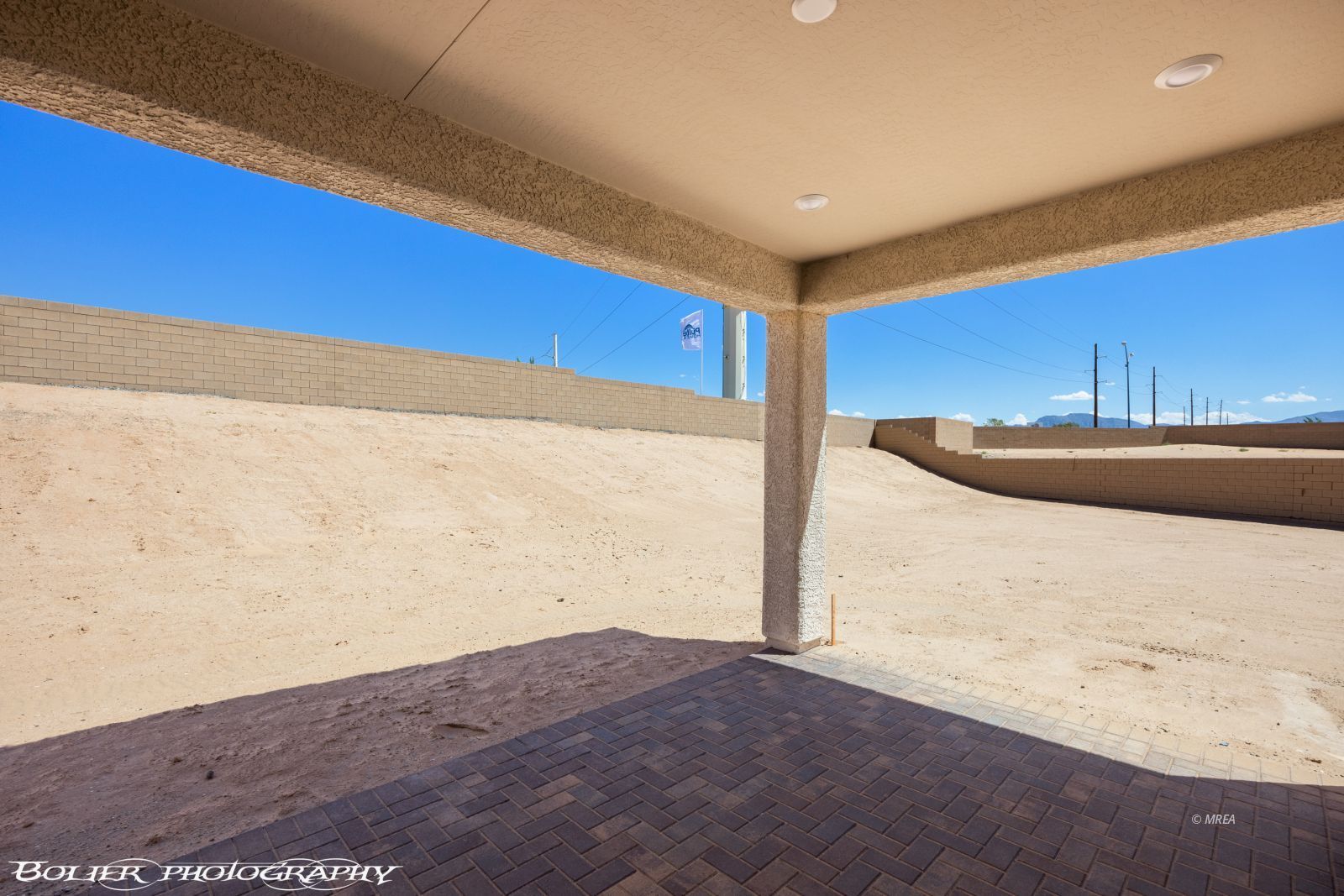 1250  Vertical Bluff 