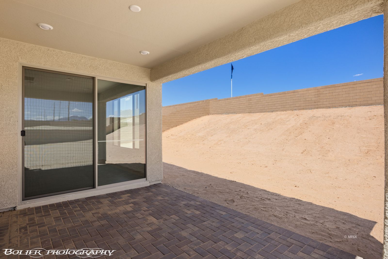 1250  Vertical Bluff 