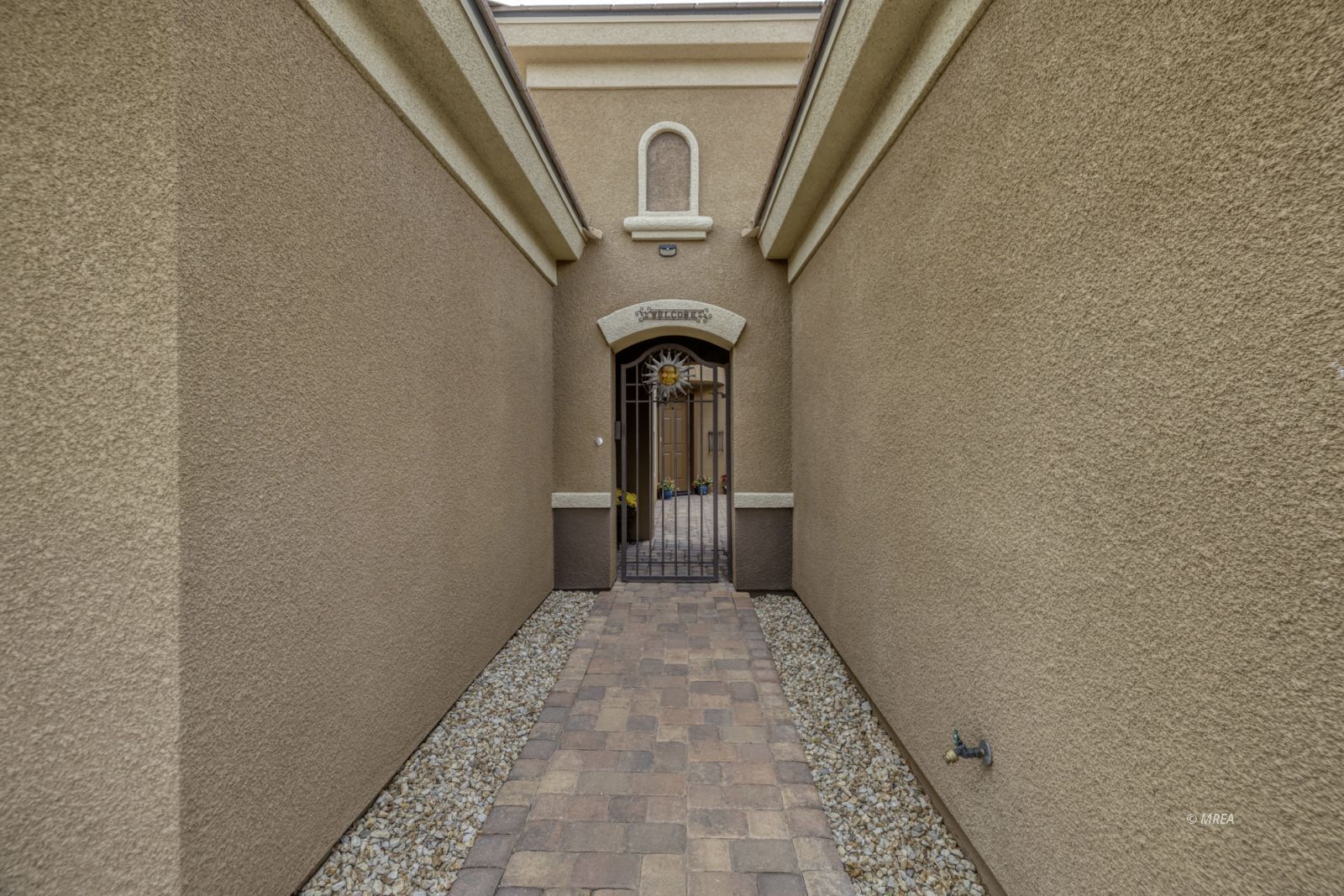 1385  Saddle Horn Ct