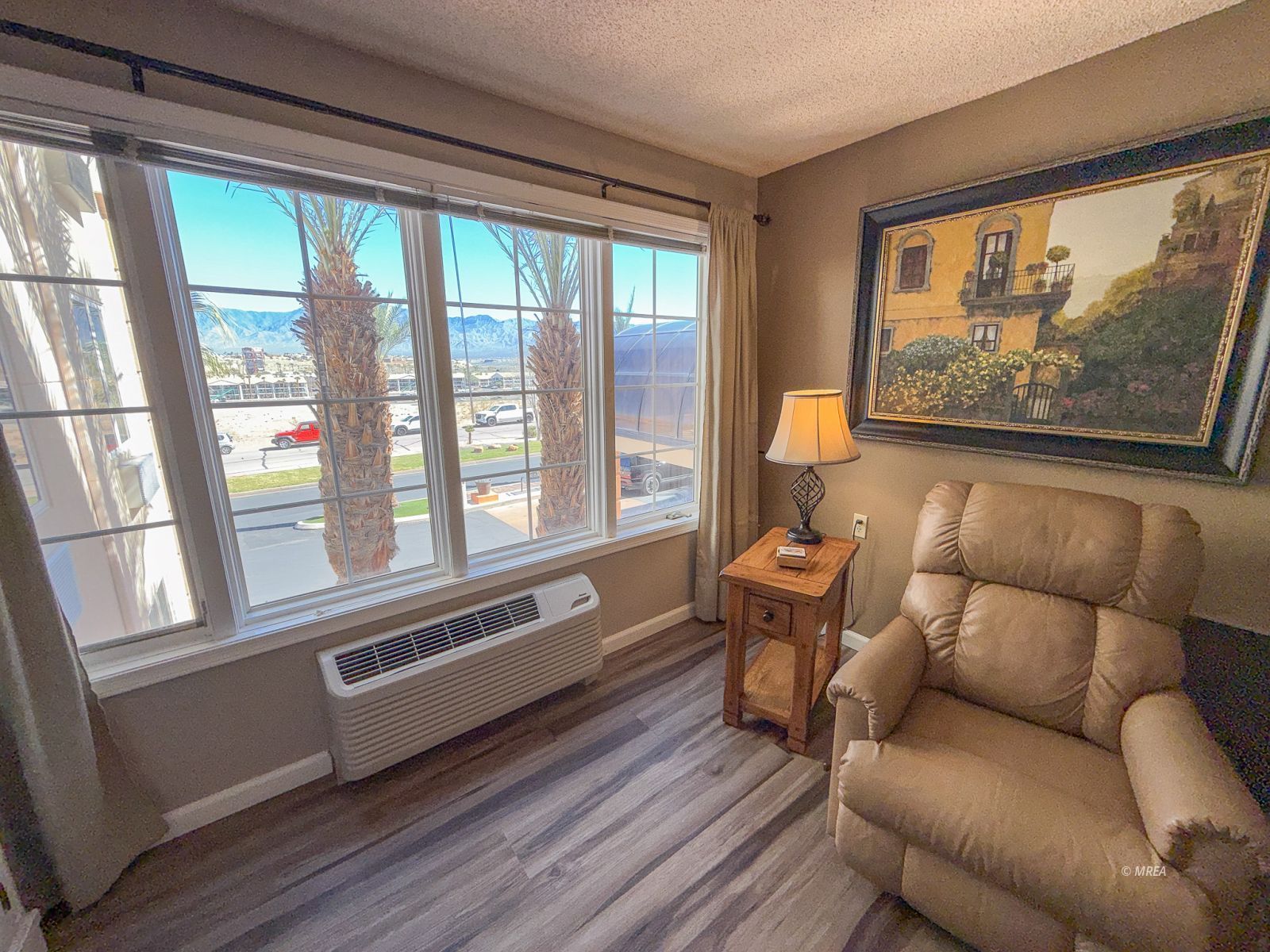 555  Highland Dr #219