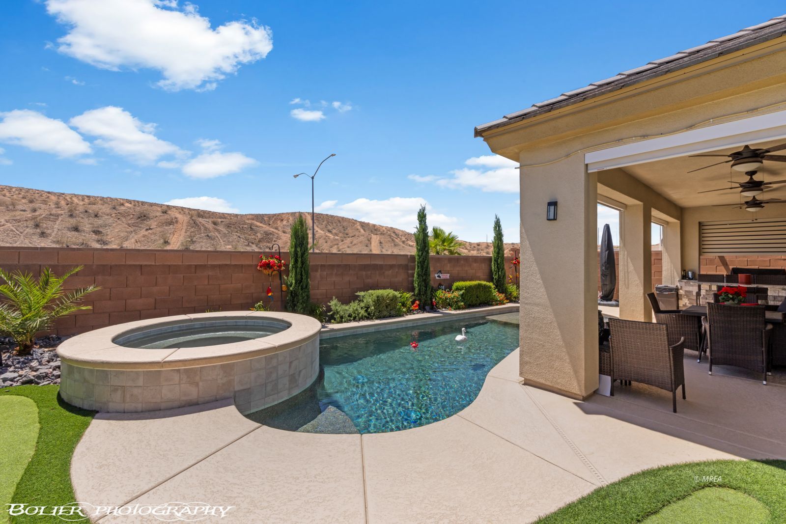 472  Paradise Valley Hts 