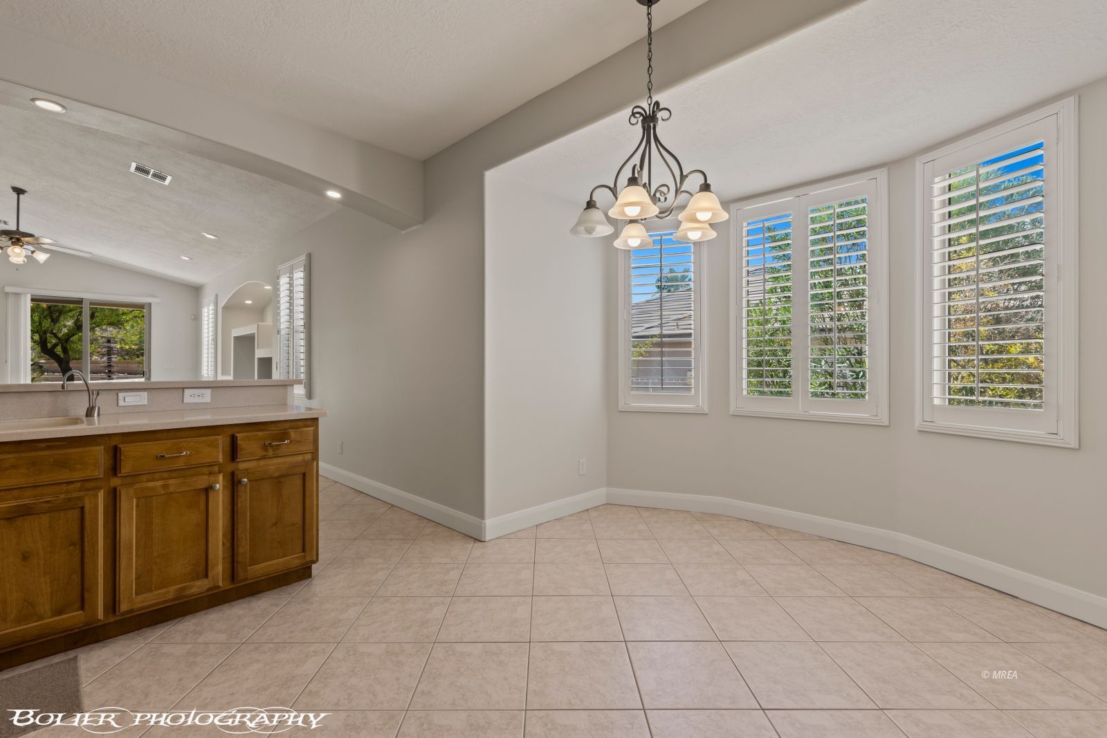 526  Highland View Ct