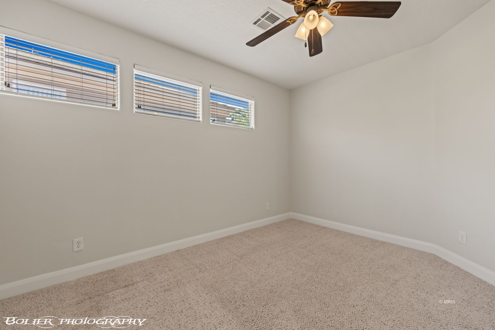 526  Highland View Ct