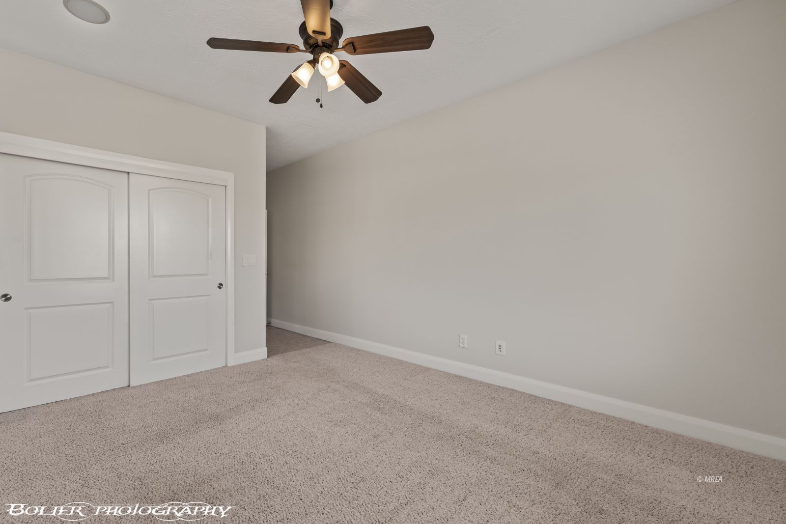 526  Highland View Ct