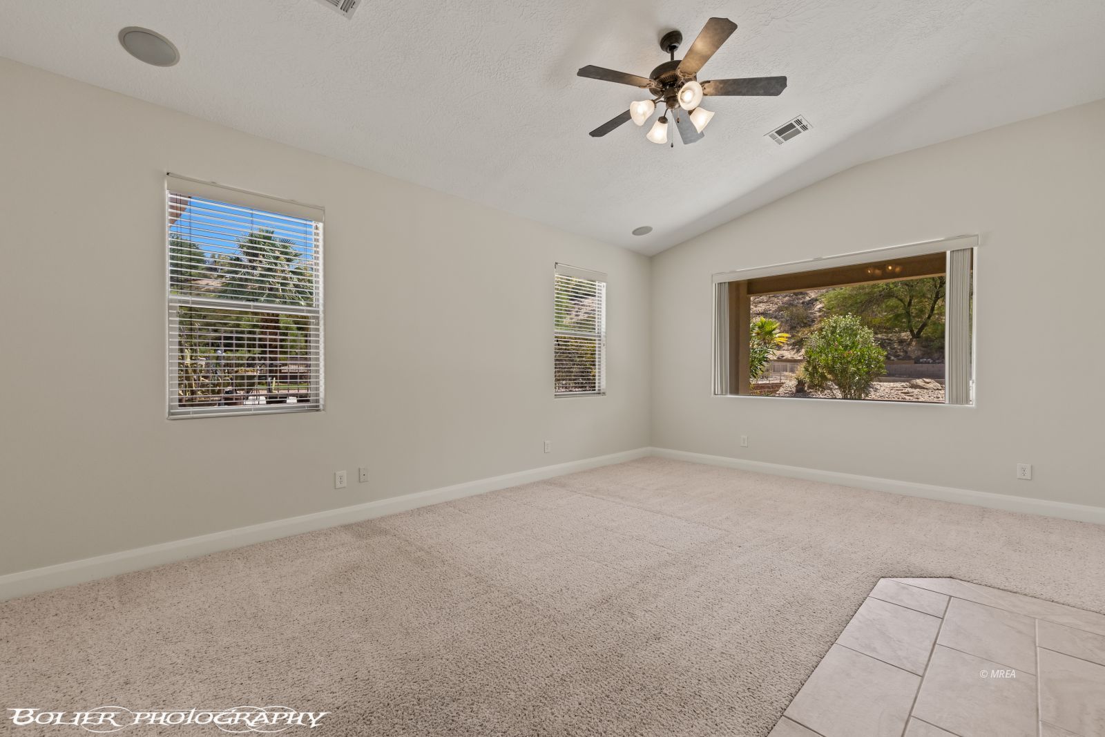 526  Highland View Ct