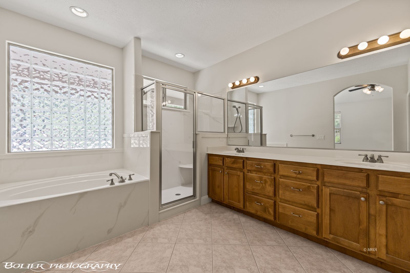 526  Highland View Ct