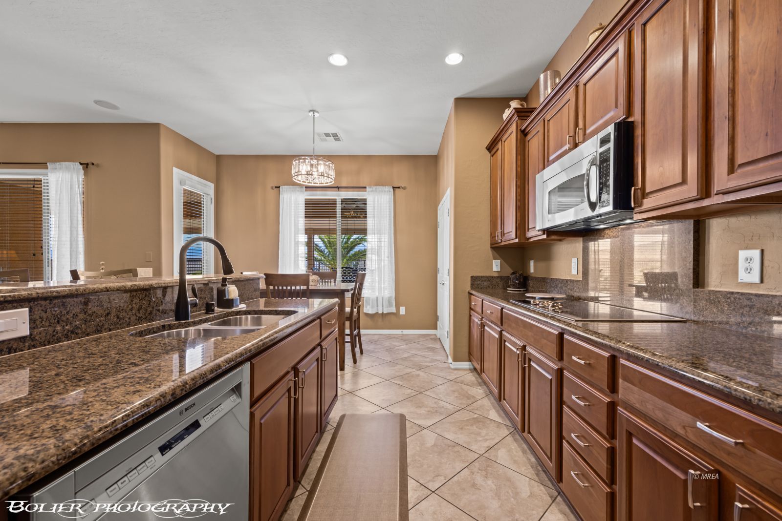 1540  Sandstone Bluffs VW 