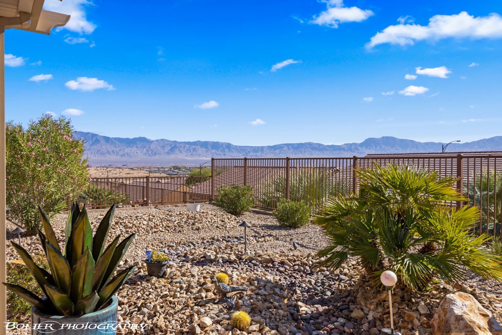 1540  Sandstone Bluffs VW 