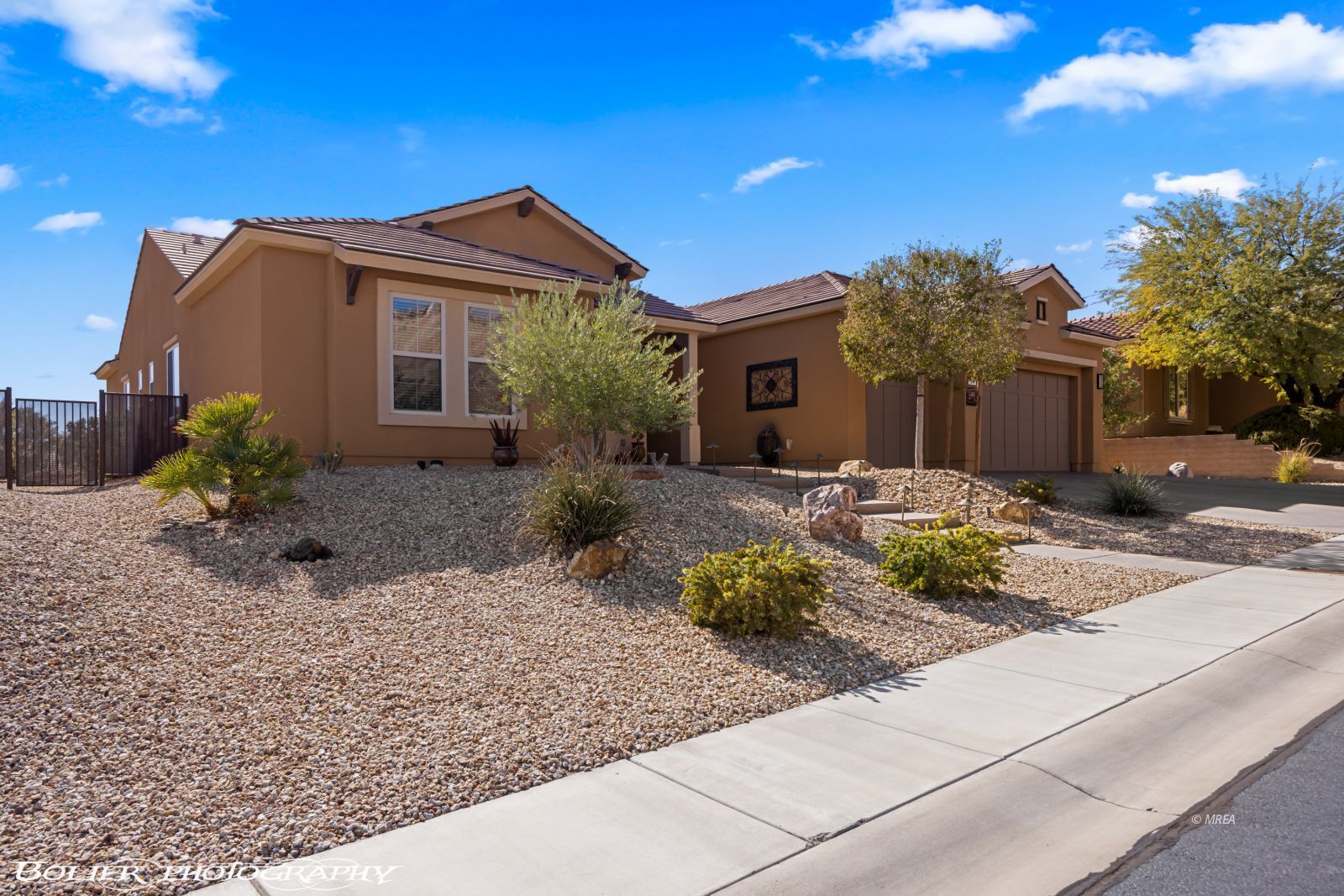 1540  Sandstone Bluffs VW 