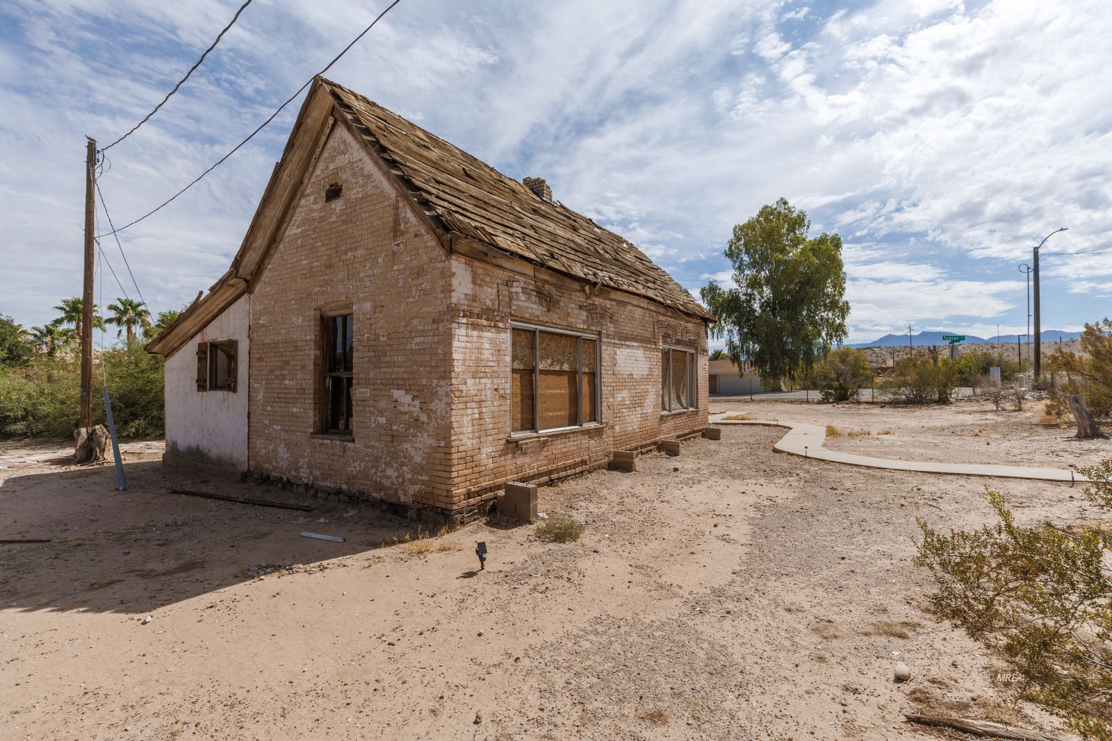 474 E First South St