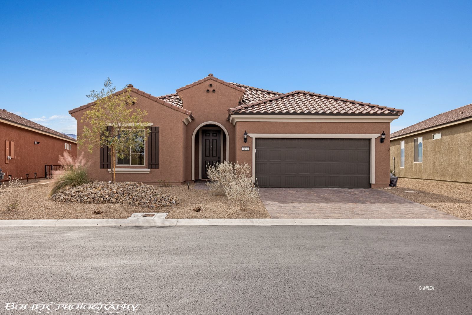 995  Flagstone Bend 