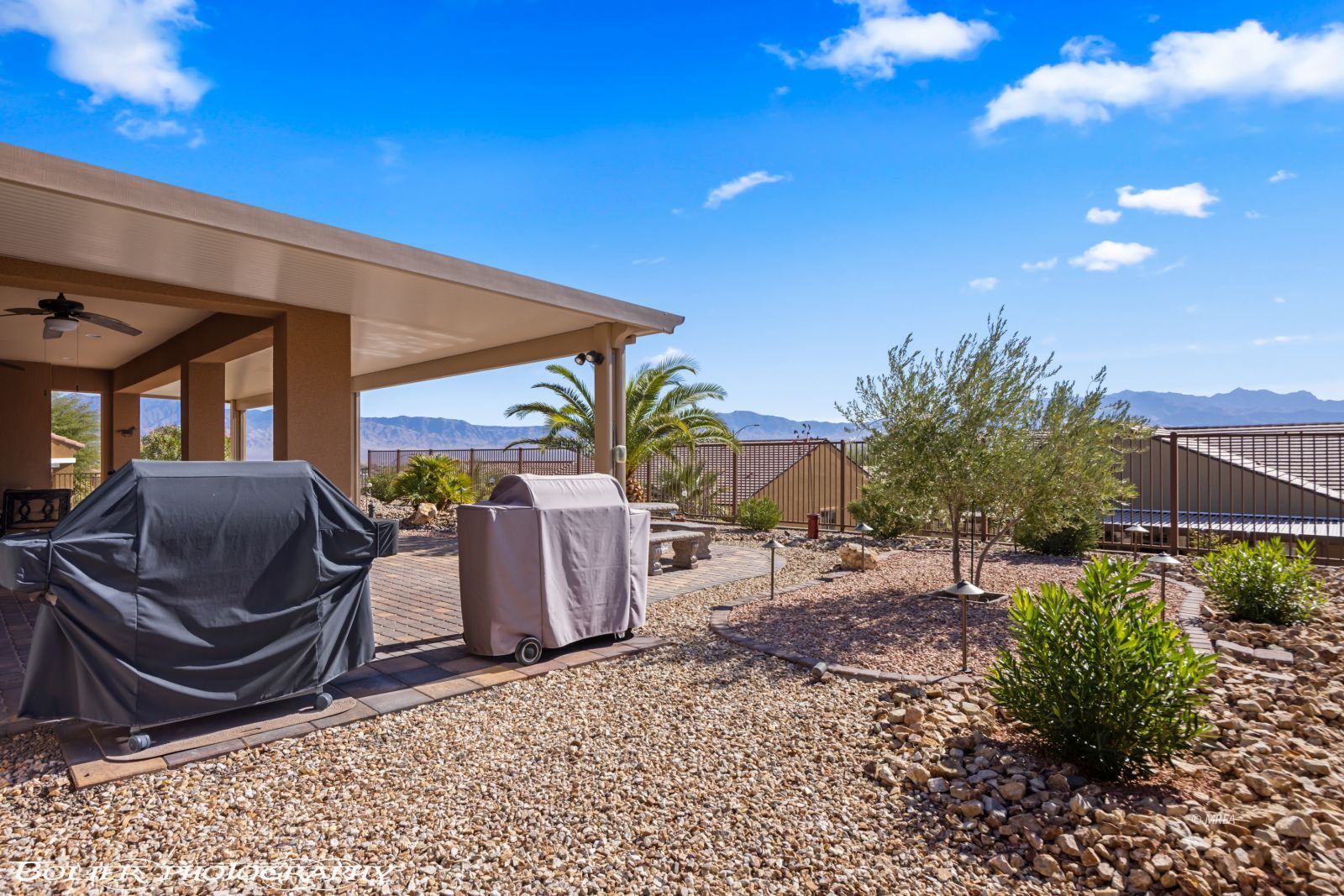 1540  Sandstone Bluffs VW 