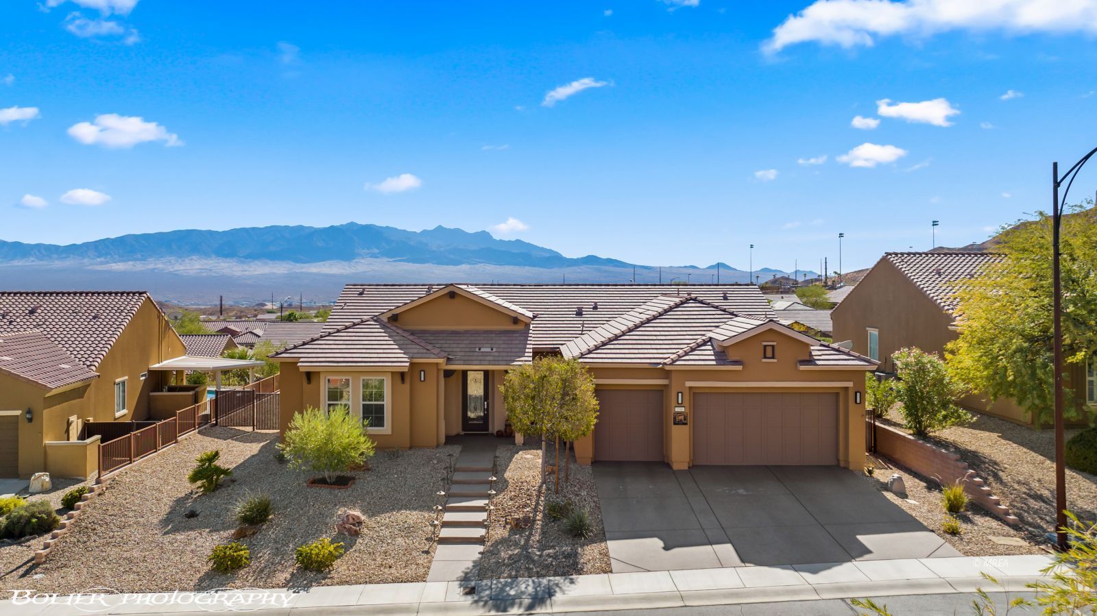 1540  Sandstone Bluffs VW 