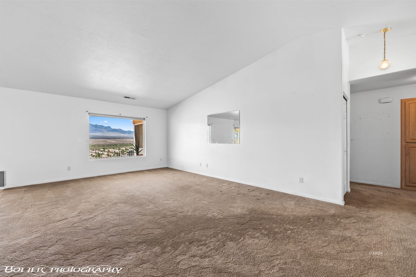 484  Valley View Cir