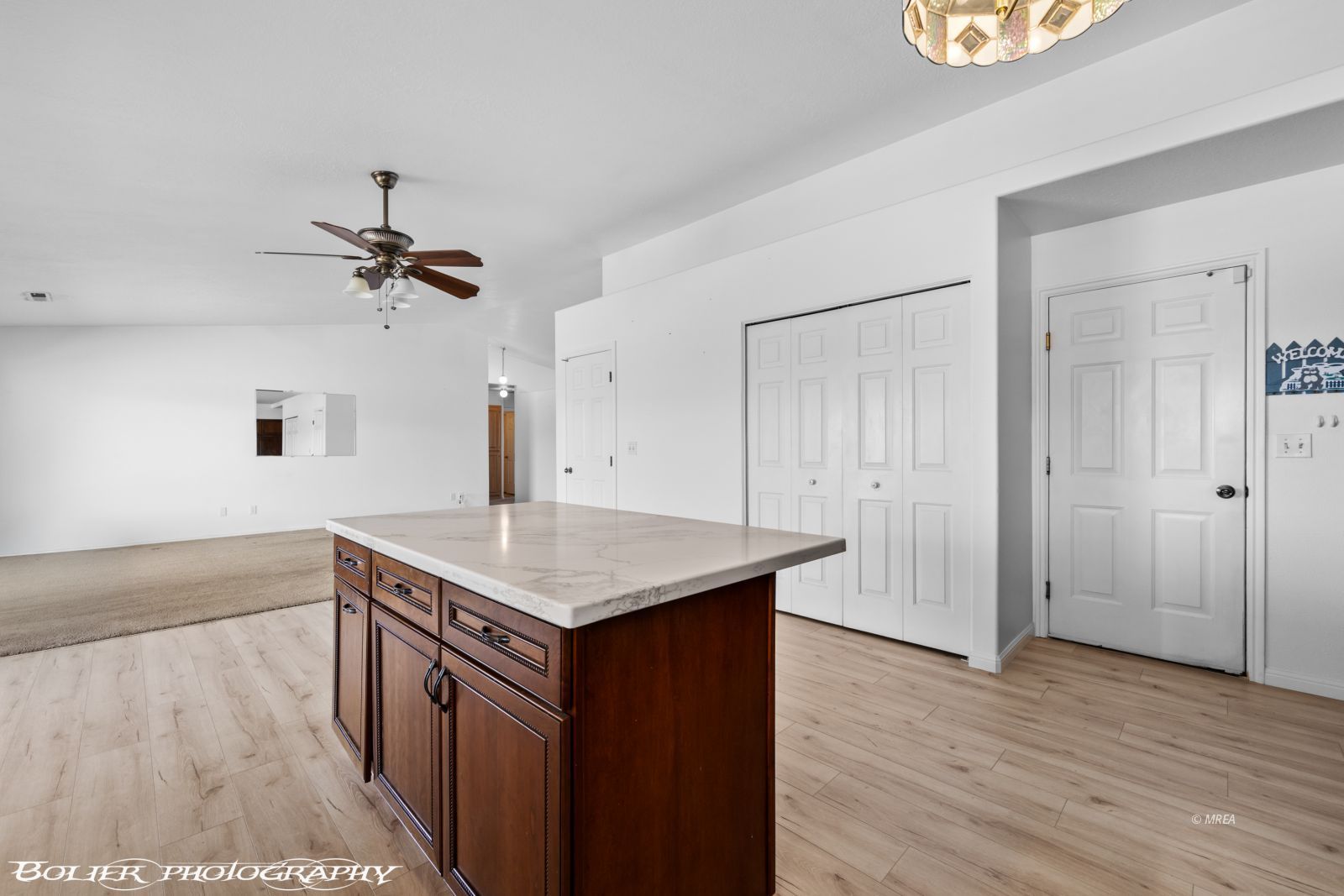 484  Valley View Cir