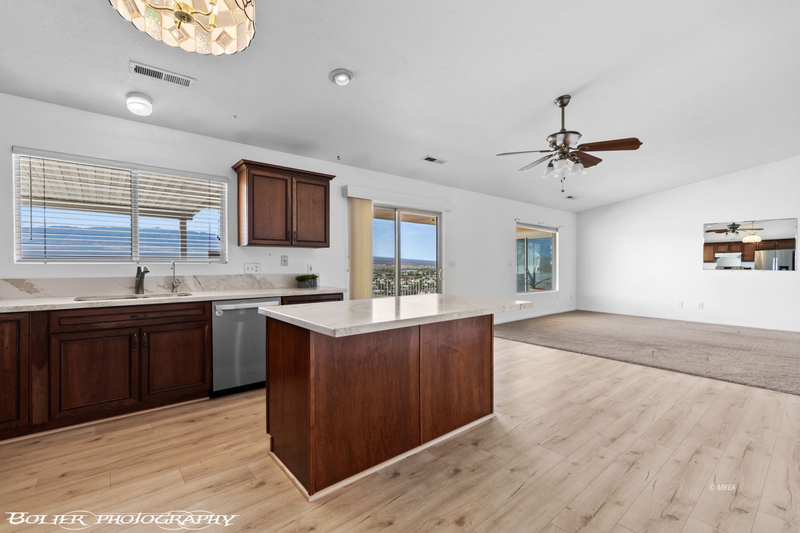 484  Valley View Cir