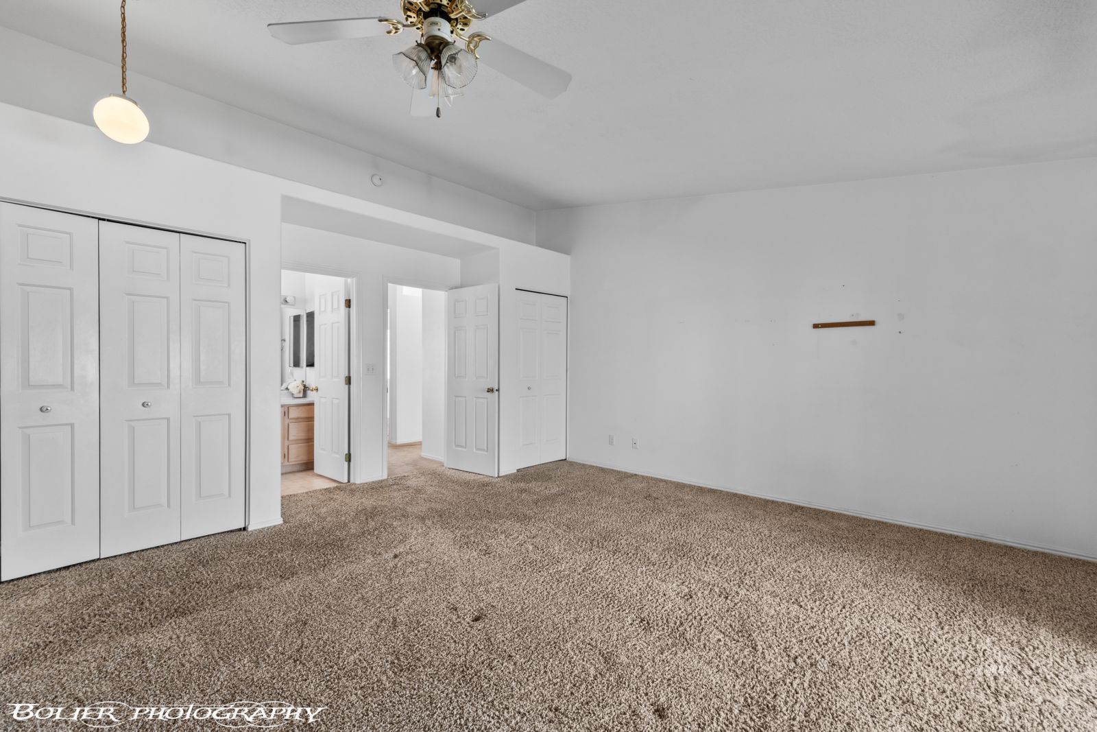 484  Valley View Cir