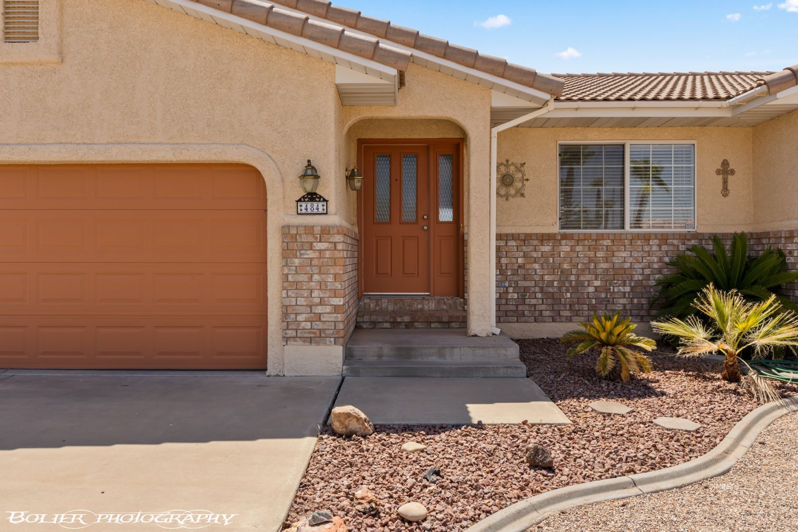 484  Valley View Cir