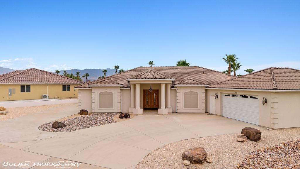 624  Palos Verdes Dr