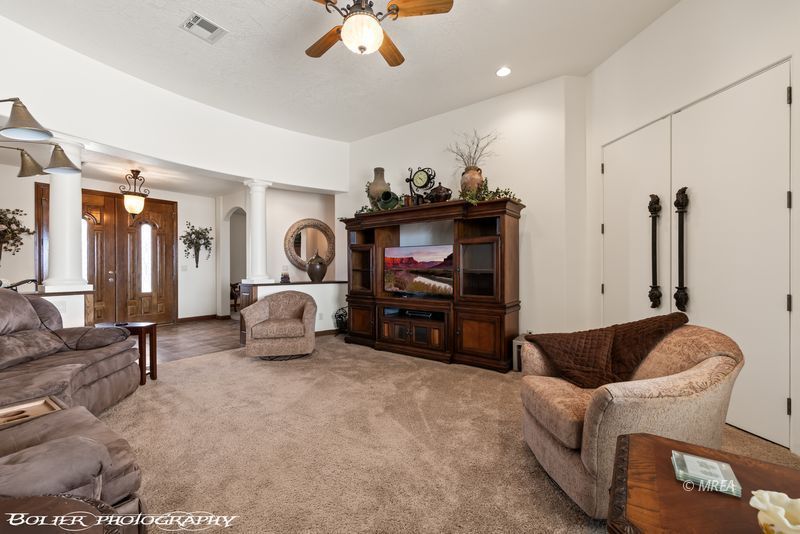 624  Palos Verdes Dr