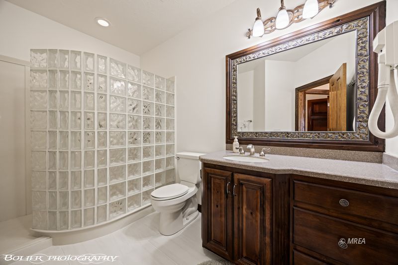 624  Palos Verdes Dr