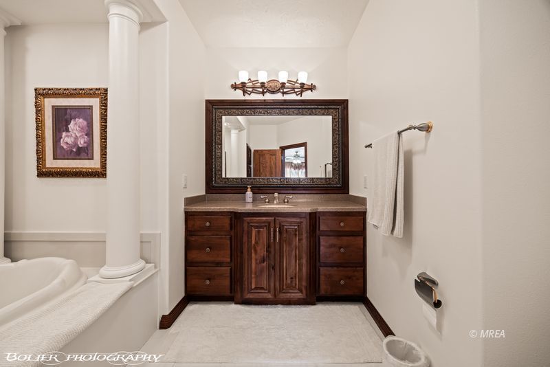 624  Palos Verdes Dr