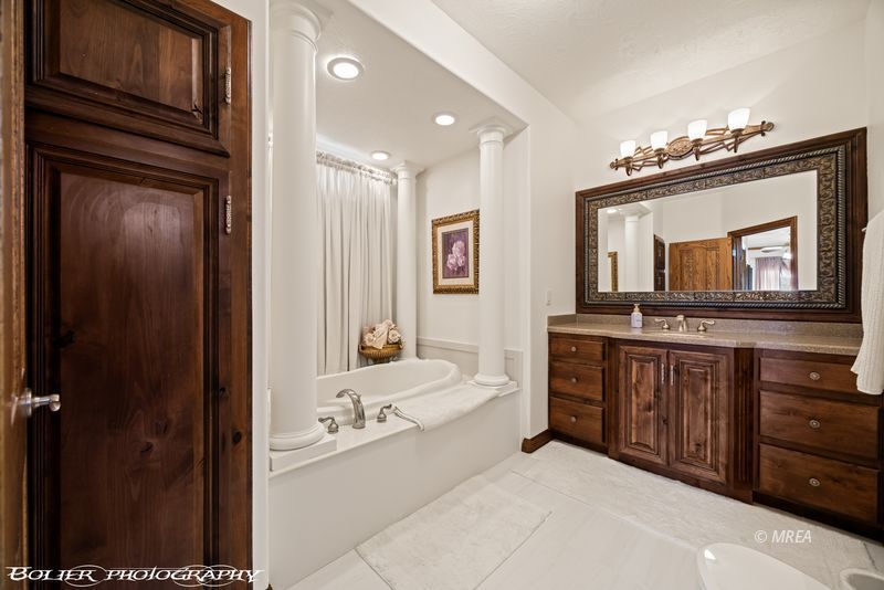 624  Palos Verdes Dr