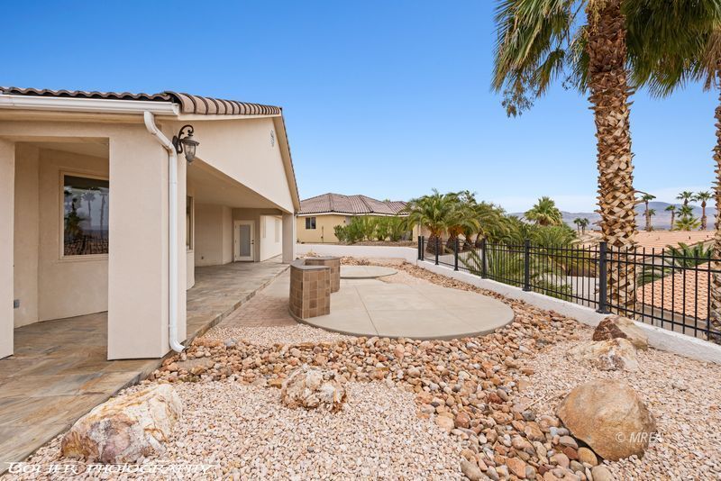 624  Palos Verdes Dr