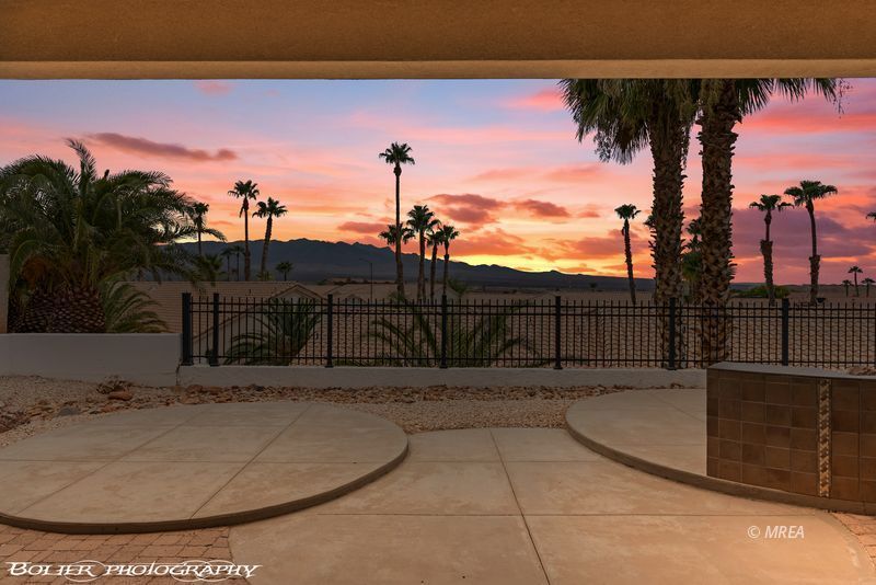 624  Palos Verdes Dr